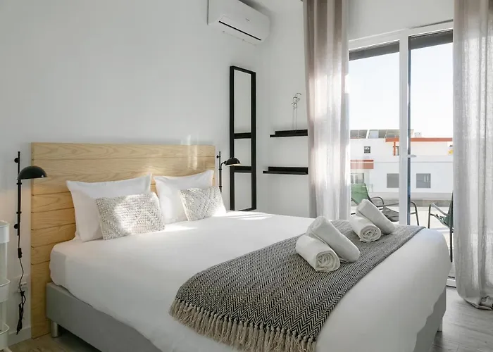 Sunny Penthouse Apartment